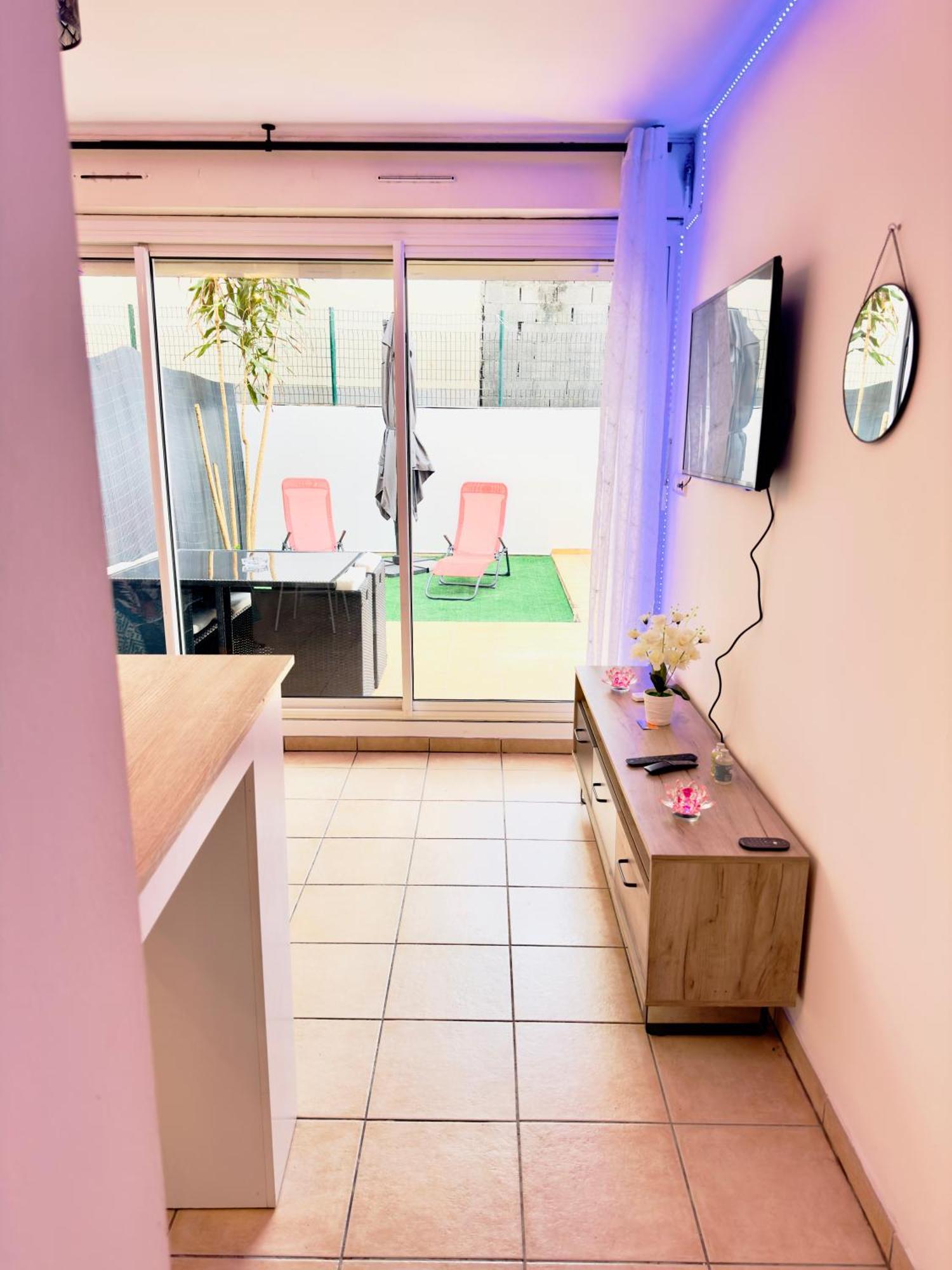 Le Petit Oasis Apartamento Saint-Denis Exterior foto