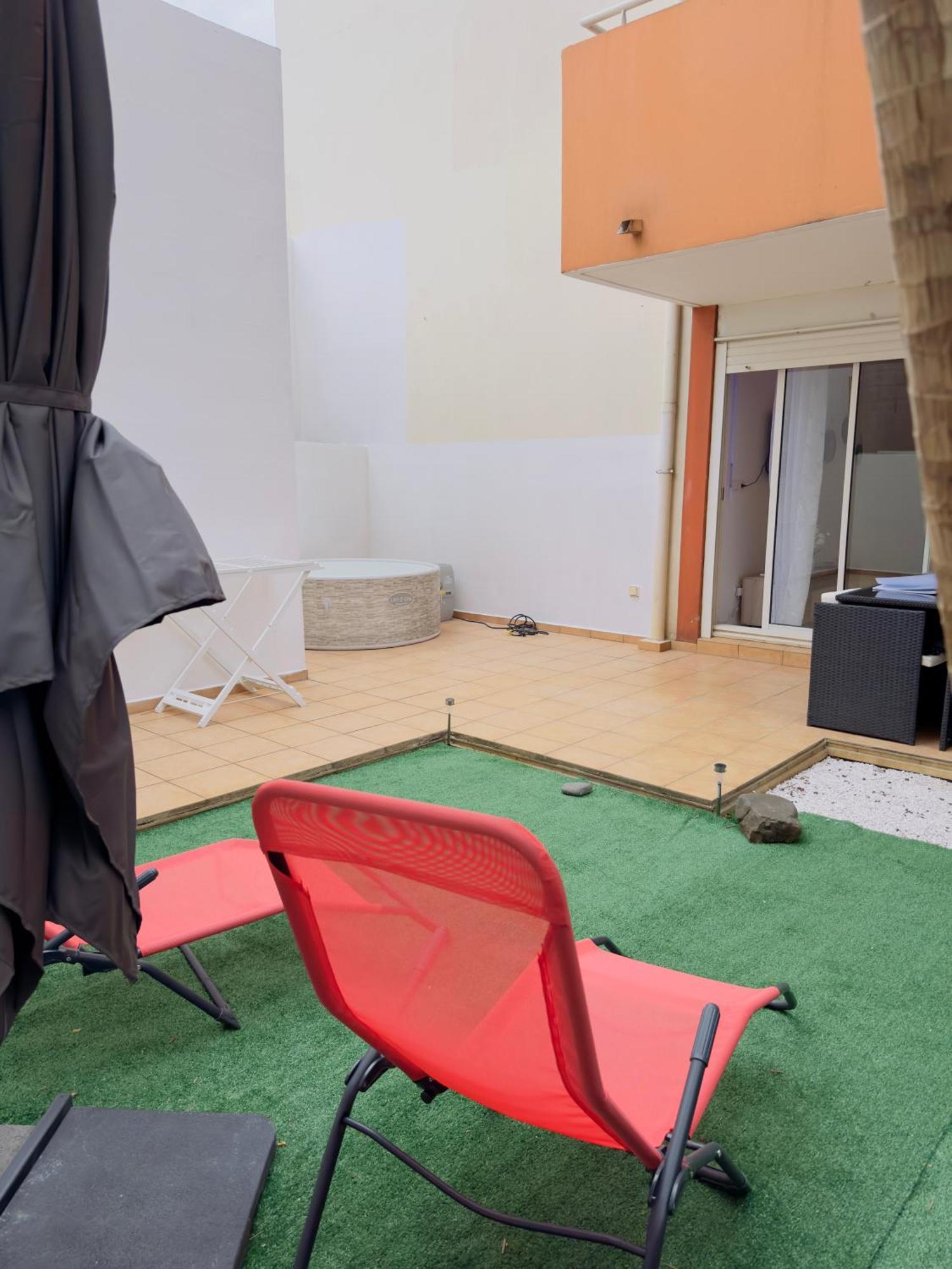 Le Petit Oasis Apartamento Saint-Denis Exterior foto