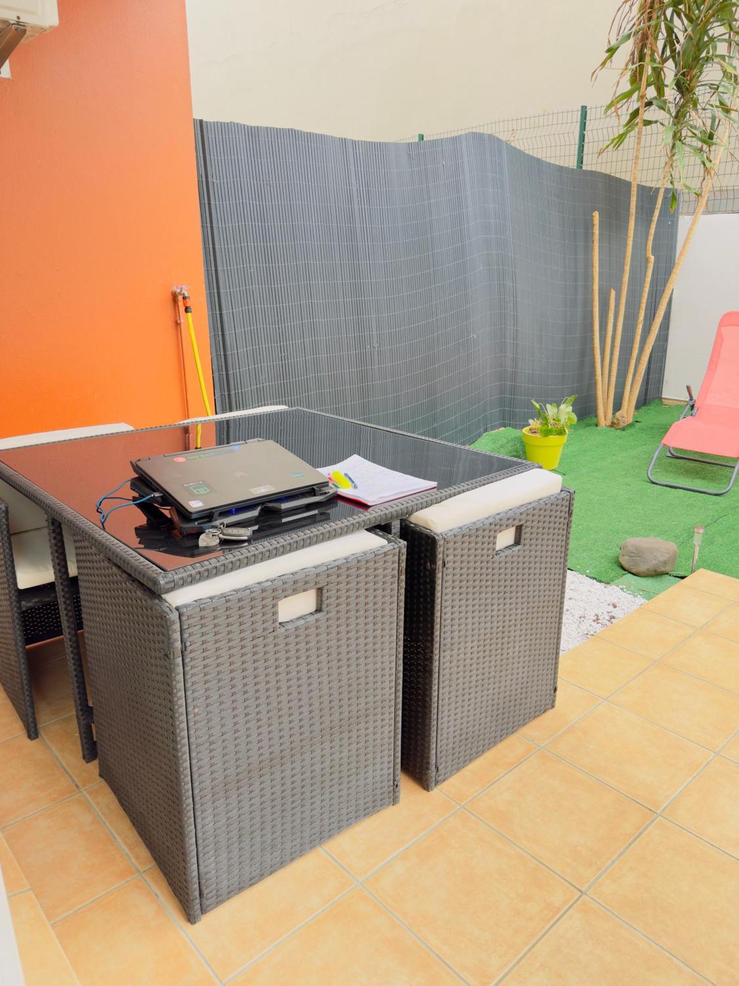 Le Petit Oasis Apartamento Saint-Denis Exterior foto